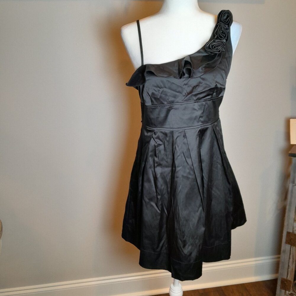 Fun Rose Detail Black Party Dress with Tulle